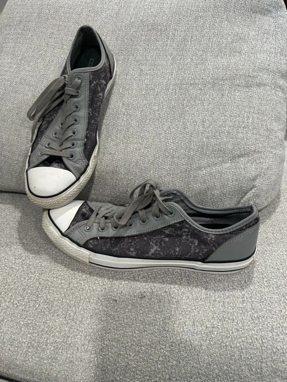 Converse Gray Low-Top Canvas Sneakers - Picture 1 of 7